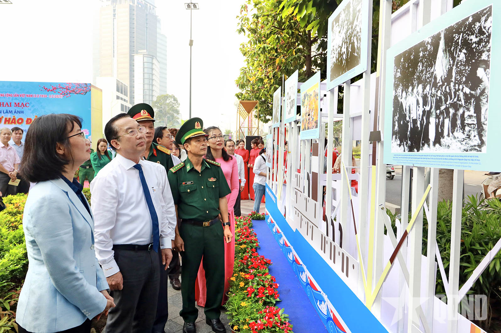 Khai mạc triển lãm ảnh “95 năm - Tự hào Đảng ta”